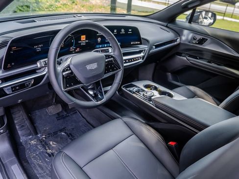 Used 2024 Cadillac Lyriq Tech RWD image 4