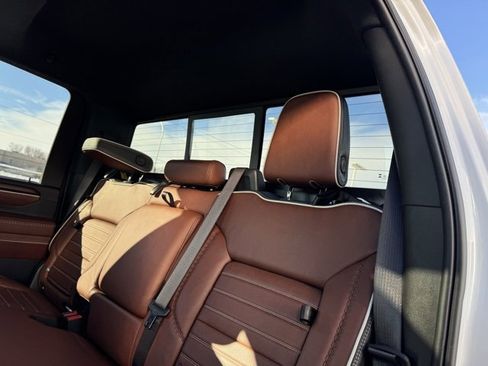 Used 2024 GMC Sierra 3500 Denali Ultimate image 11