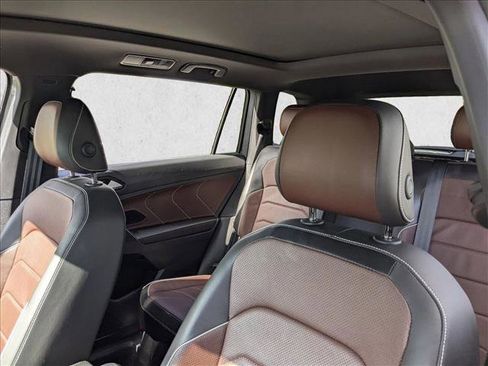 Used 2024 Volkswagen Tiguan SEL R-Line image 18