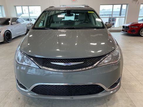 Used 2020 Chrysler Pacifica Limited image 8