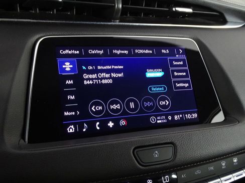 Used 2023 Cadillac XT4 Premium Luxury image 39