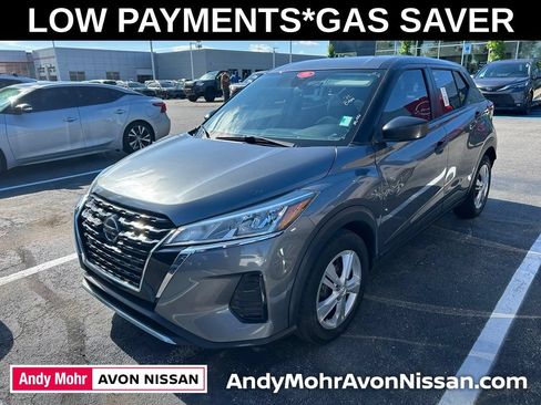 Used 2021 Nissan Kicks S FWD image 2