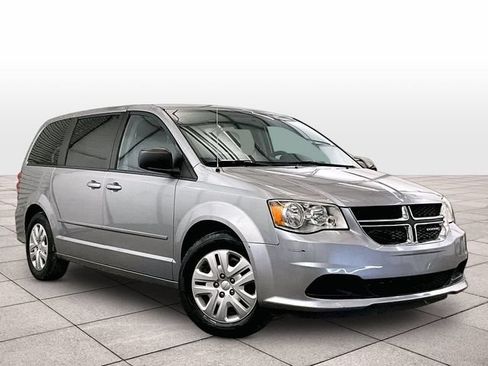 Used 2017 Dodge Grand Caravan SE w/ Power Window Group FWD image 3