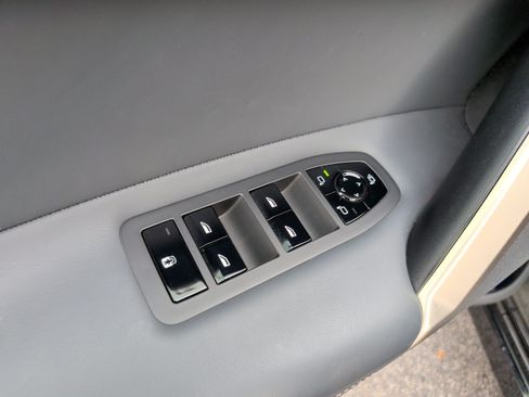 Certified 2023 BMW iX M60 w/ Executive Package image 28