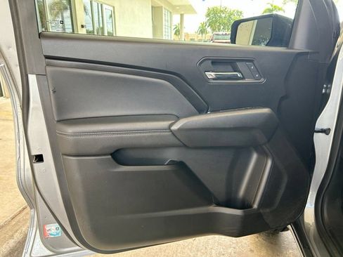 Used 2024 Chevrolet Colorado LT RWD image 36