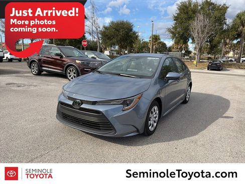 Used 2025 Toyota Corolla LE image 1