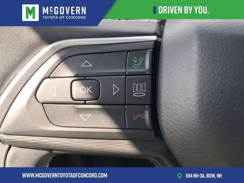 Used 2023 Jeep Grand Cherokee Altitude AWD/4WD image 23