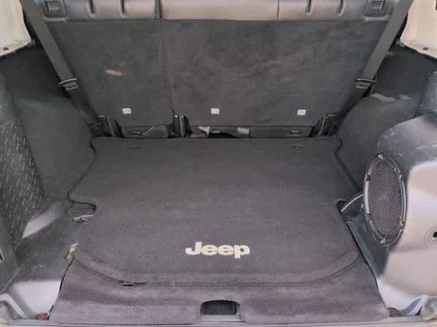 Used 2014 Jeep Wrangler Unlimited Sahara w/ Connectivity Group AWD/4WD image 31