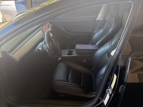 Used 2019 Tesla Model 3 Standard Range image 2