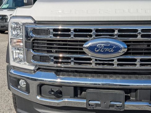 Used 2025 Ford F550 4x4 Regular Cab Super Duty image 10