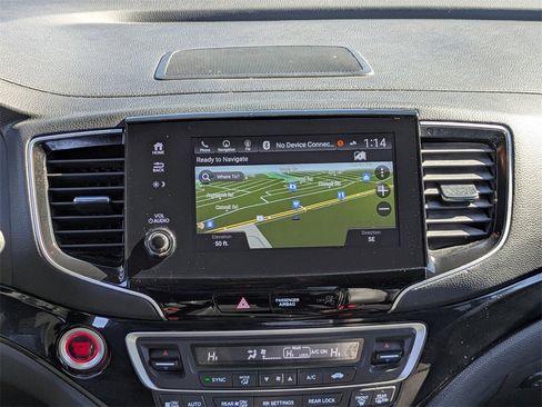 Used 2022 Honda Pilot Touring image 18