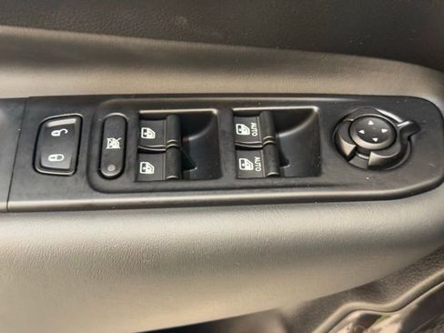 Used 2019 Jeep Renegade Altitude w/ Quick Order Package 22M image 28