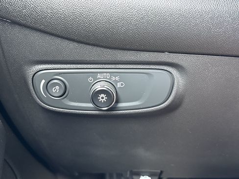 Used 2024 Chevrolet Equinox LT w/ LPO, Floor Liner Package FWD image 19