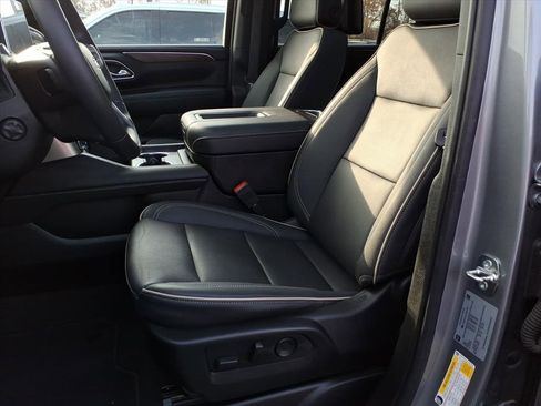 Used 2023 Chevrolet Tahoe Premier w/ Advanced Technology Package image 18