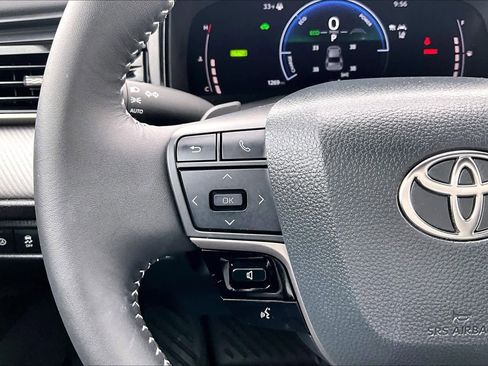 Used 2026 Toyota Camry SE w/ Multimedia Upgrade Package image 21