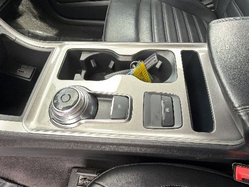 Used 2024 Ford Edge SEL image 13