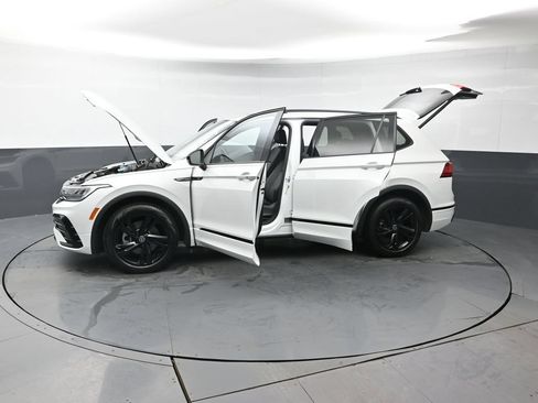 Used 2024 Volkswagen Tiguan SE R-Line FWD image 47