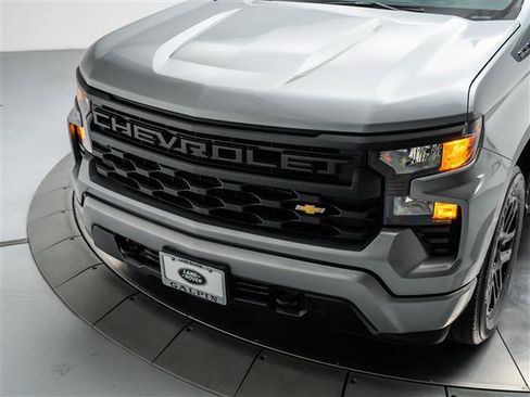Used 2023 Chevrolet Silverado 1500 Custom RWD image 9
