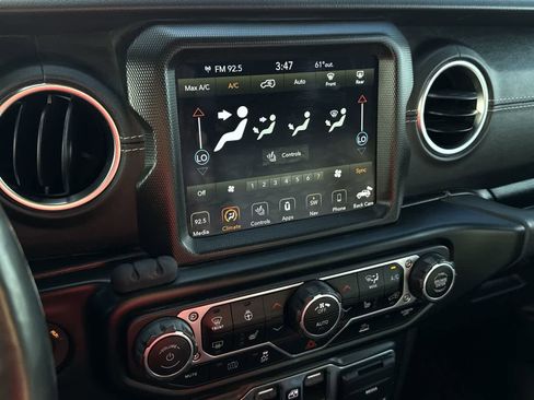 Used 2021 Jeep Wrangler Unlimited Sahara w/ Cold Weather Group image 18