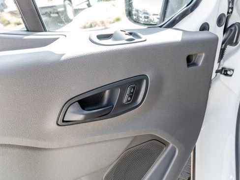 New 2025 Ford Transit 250 148 Medium Roof image 17