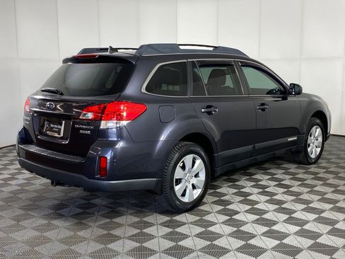 Used 2011 Subaru Outback 2.5i Limited image 9