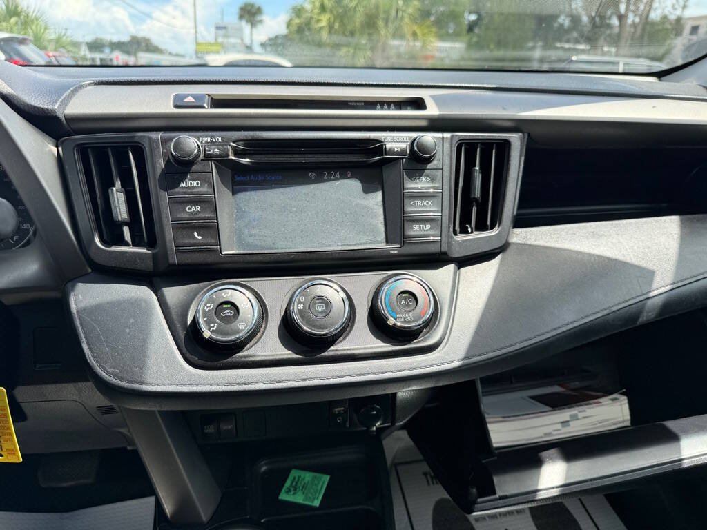 Used 2017 Toyota RAV4 LE w/ Carpet Mat Package AWD/4WD image 13