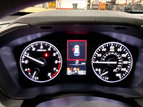 Used 2025 Subaru Crosstrek 2.0i Premium image 25