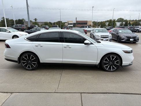 Certified 2023 Honda Accord Touring image 4