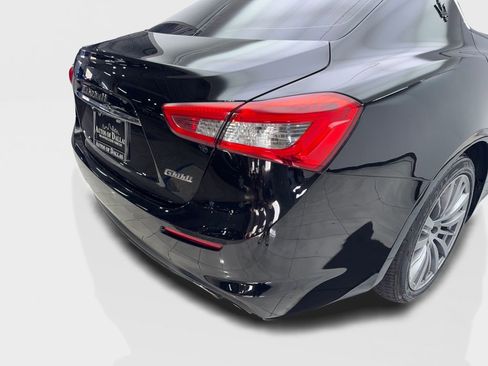Used 2020 Maserati Ghibli Base image 18