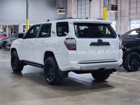 Used 2024 Toyota 4Runner TRD Off-Road Premium w/ Off Road Premium Plus Package AWD/4WD image 9