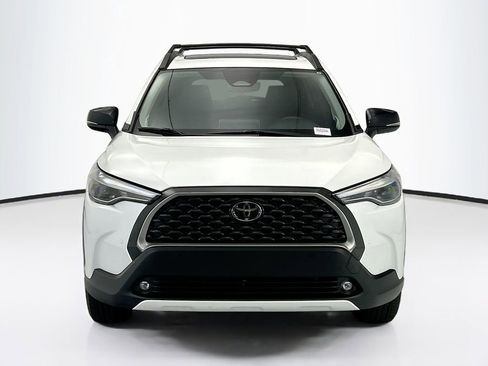 Used 2025 Toyota Corolla Cross XLE w/ Convenience Package AWD/4WD image 2