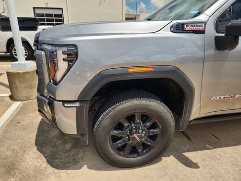Used 2025 GMC Sierra 2500 AT4 w/ AT4 Premium Plus Package AWD/4WD image 7