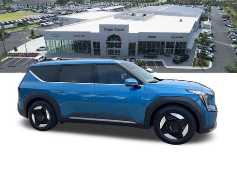 Used 2026 Kia EV9 Wind AWD/4WD image 4