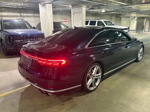 Used 2020 Audi S8 L w/ S8 Executive Package AWD/4WD image 3
