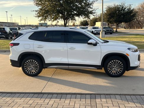 Certified 2025 Volkswagen Tiguan S image 11