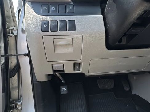 Used 2019 Toyota Highlander XLE AWD/4WD image 12