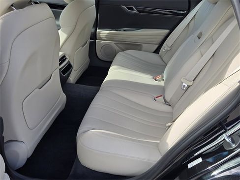 Certified 2022 Genesis G80 2.5T image 12