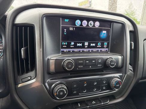 Used 2018 Chevrolet Silverado 1500 LT RWD image 4
