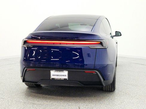 Used 2026 Tesla Model Y 2WD image 6