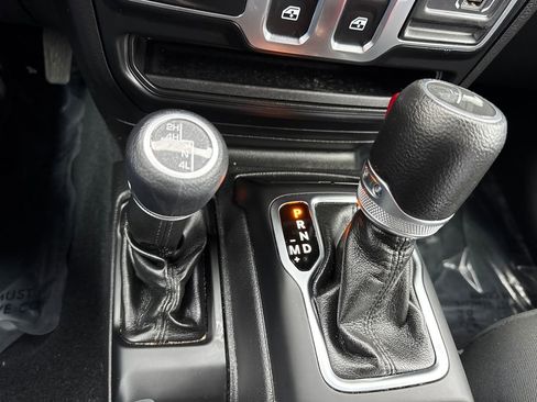 Certified 2022 Jeep Wrangler Sport S image 25