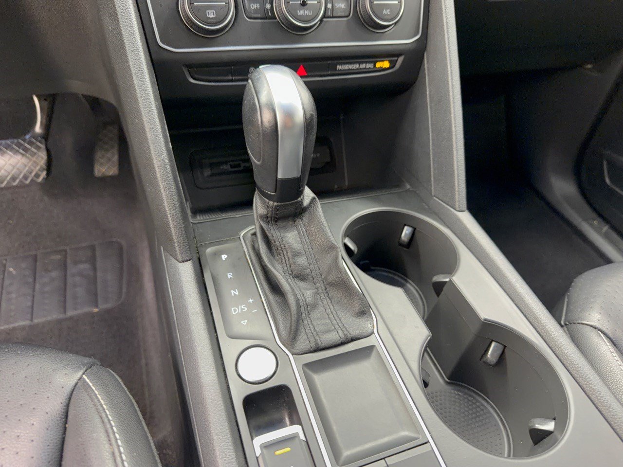 Used 2020 Volkswagen Atlas Cross Sport SE w/ Towing Package FWD image 21