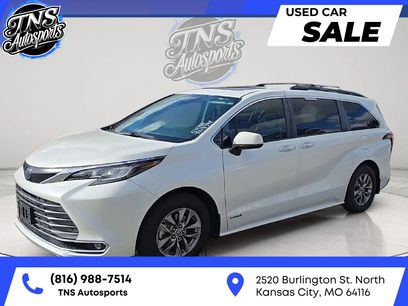 Used 2021 Toyota Sienna XLE