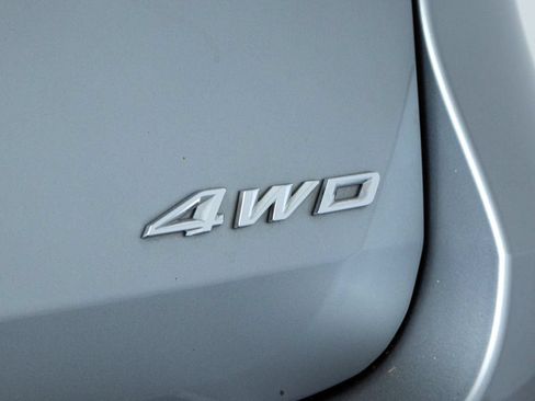 Used 2023 Ford Explorer XLT w/ Equipment Group 202A AWD/4WD image 31