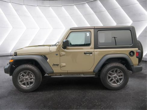 Used 2025 Jeep Wrangler Sport AWD/4WD image 3