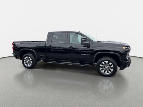 Used 2024 Chevrolet Silverado 2500 Custom w/ Custom Value Package AWD/4WD image 3