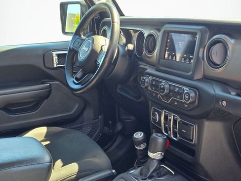 Used 2020 Jeep Gladiator Sport w/ Quick Order Package 24S AWD/4WD image 24