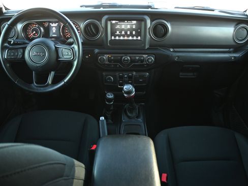 Used 2022 Jeep Gladiator Sport image 3