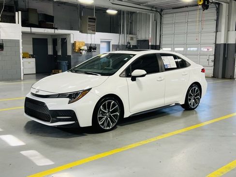 Used 2021 Toyota Corolla SE image 14
