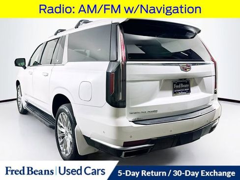Used 2023 Cadillac Escalade ESV Premium Luxury AWD/4WD image 7