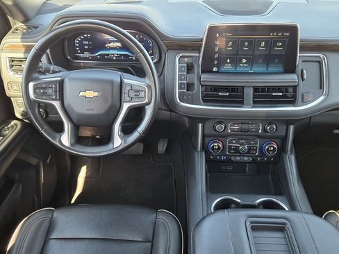 Used 2023 Chevrolet Suburban Premier image 27